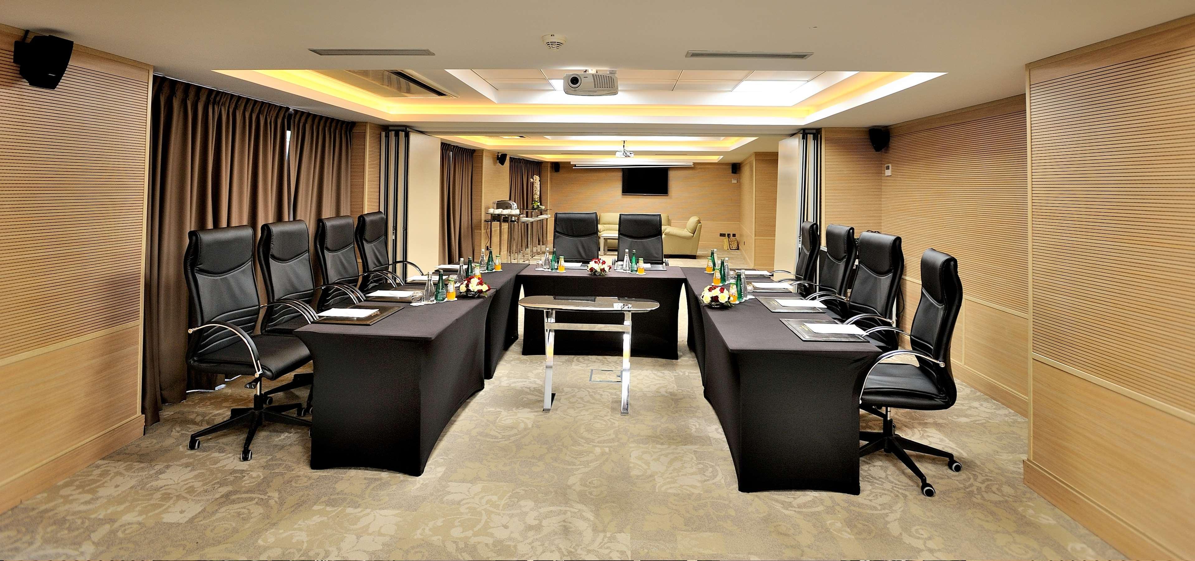 Royal Tulip Center Hotel 5*